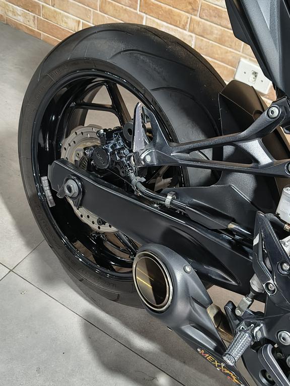 SUZUKI GSX-S 750 - Foto