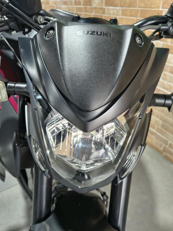 SUZUKI GSX-S 750 - Foto