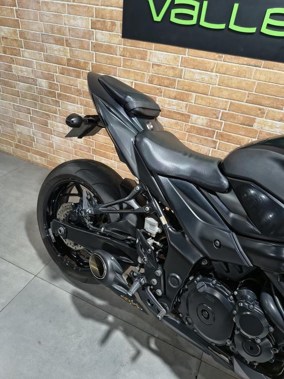 SUZUKI GSX-S 750 - Foto