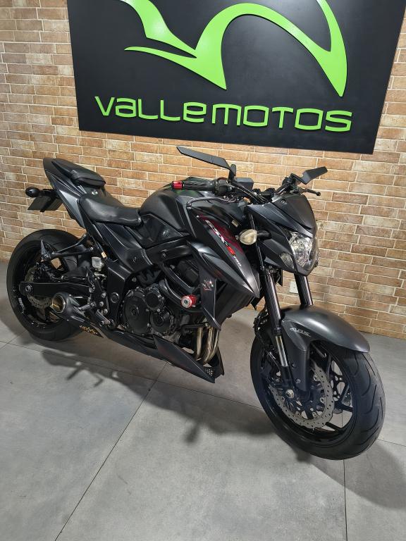 SUZUKI GSX-S 750 - Foto