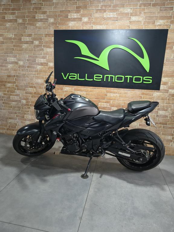 SUZUKI GSX-S 750 - Foto