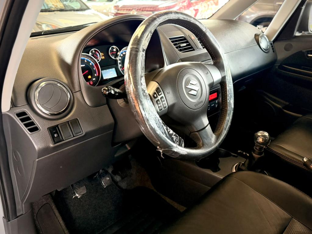 SUZUKI SX4 - Foto