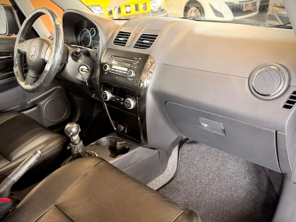 SUZUKI SX4 - Foto