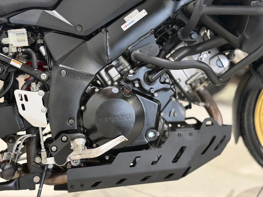 SUZUKI V-Strom DL 1000 - Foto