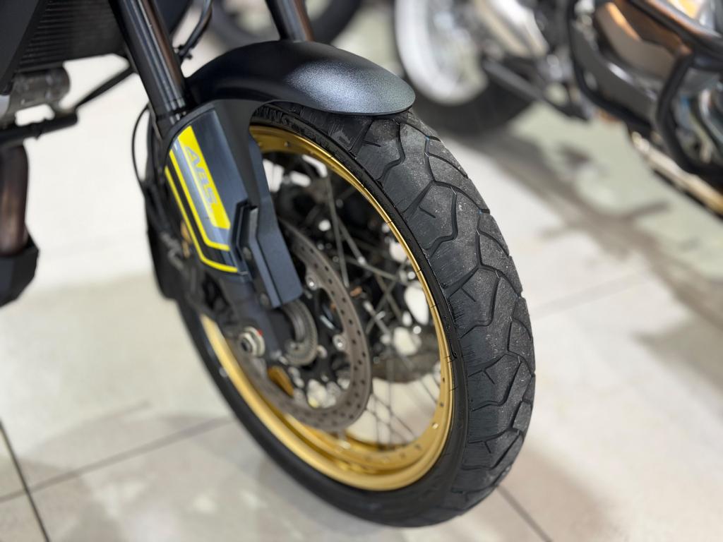 SUZUKI V-Strom DL 1000 - Foto