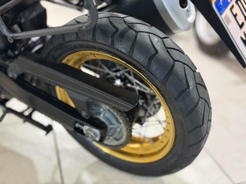 SUZUKI V-Strom DL 1000 - Foto