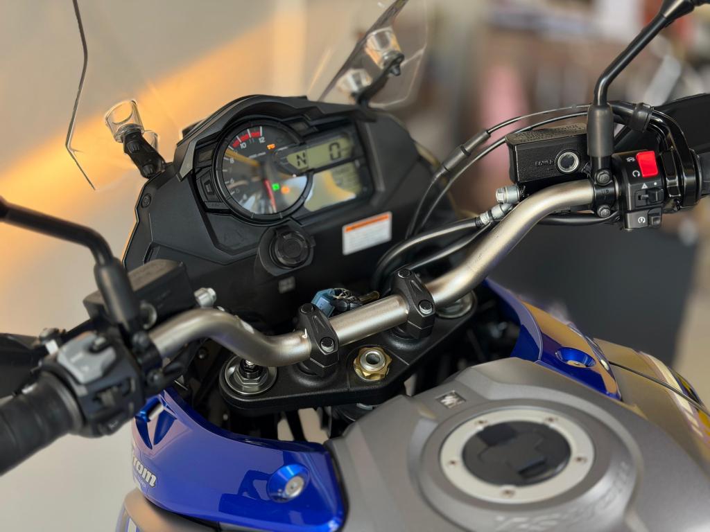 SUZUKI V-Strom DL 1000 XT - Foto