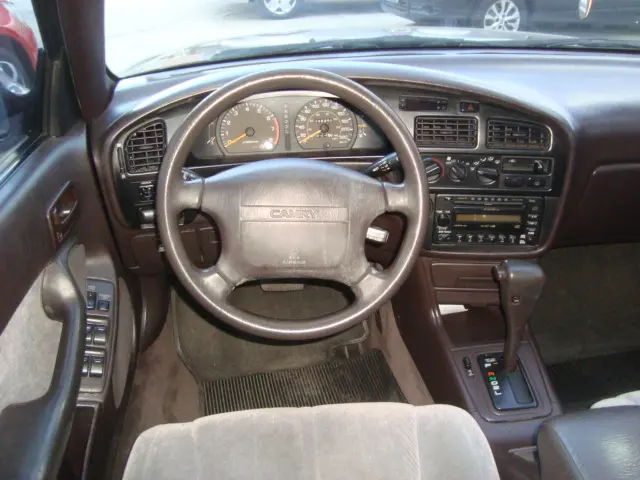 TOYOTA Camry - Foto