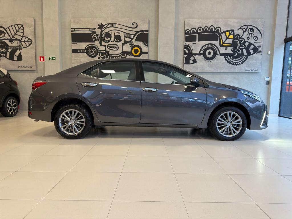 TOYOTA Corolla - Foto