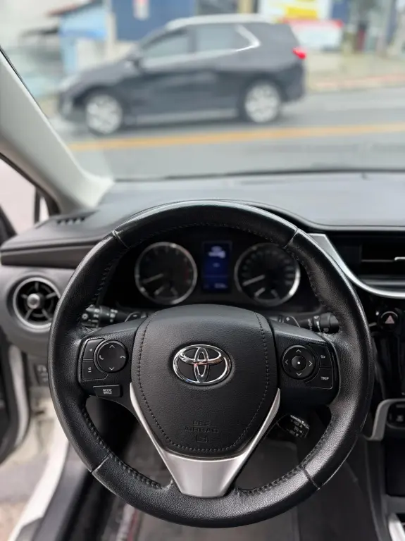 TOYOTA Corolla - Foto