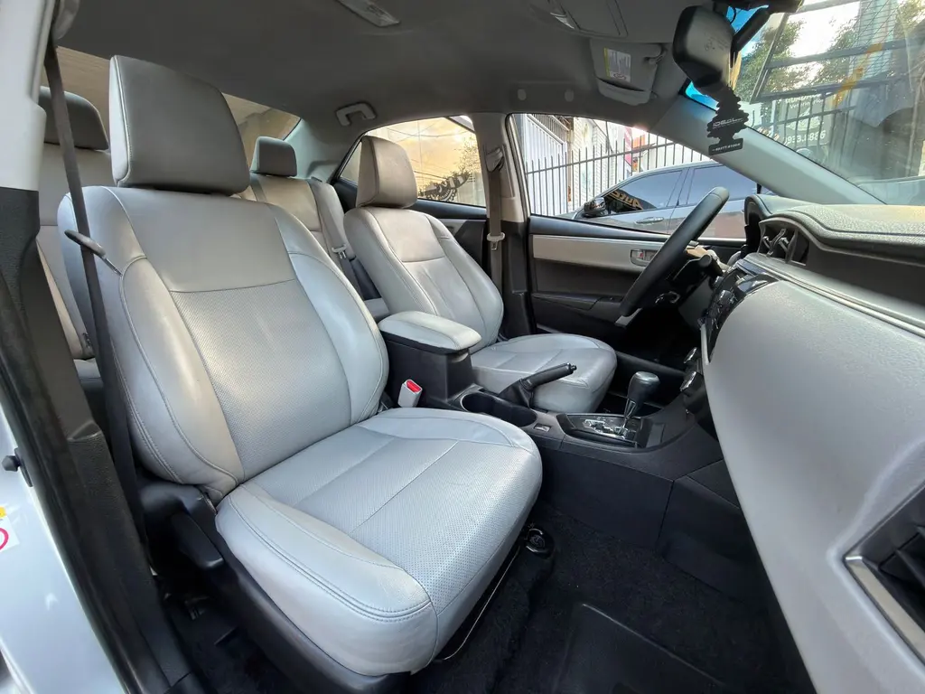 TOYOTA Corolla - Foto