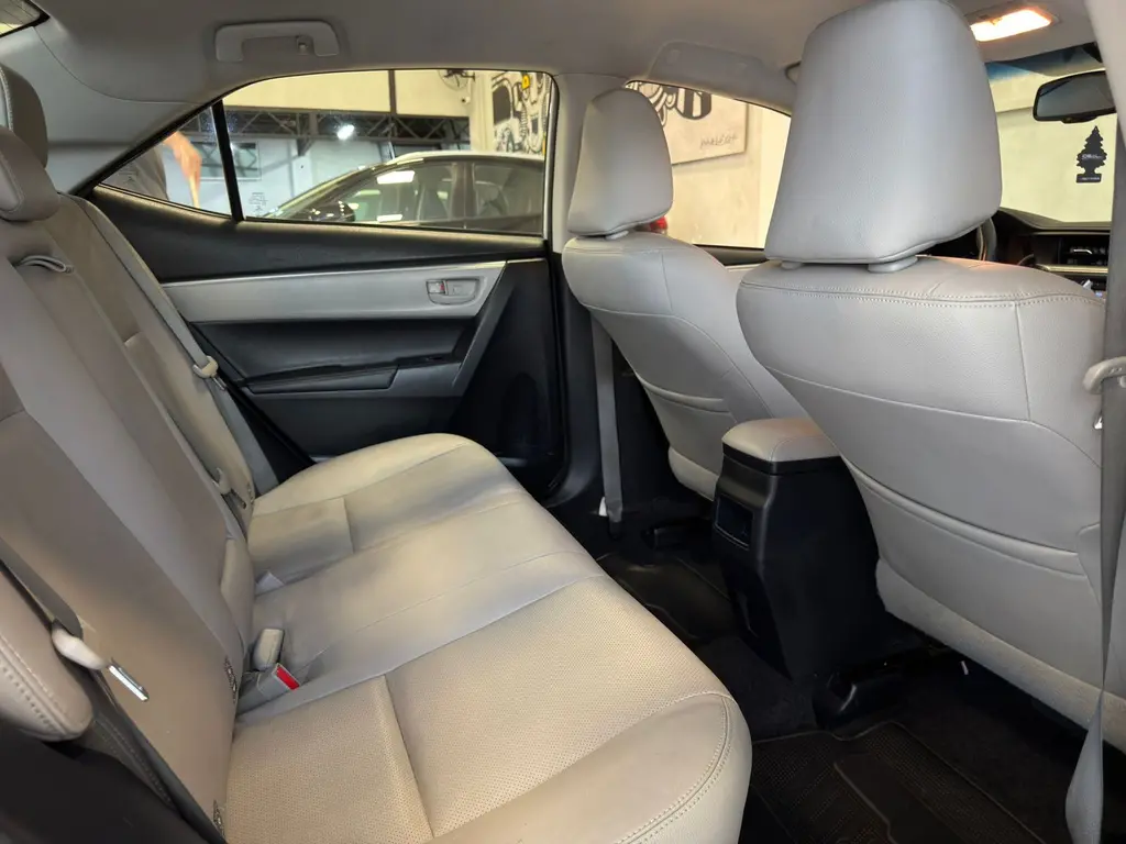 TOYOTA Corolla - Foto