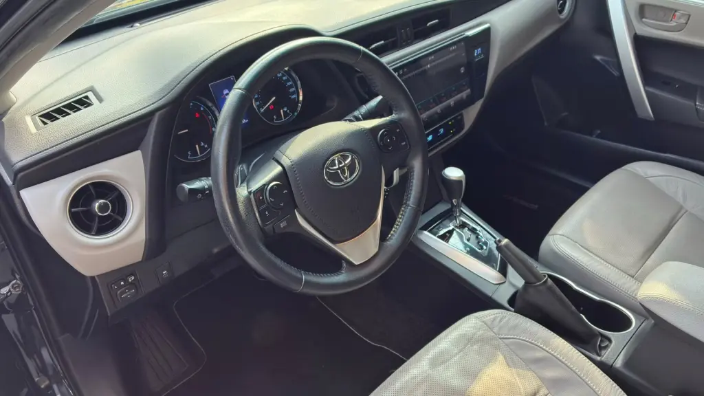 TOYOTA Corolla - Foto