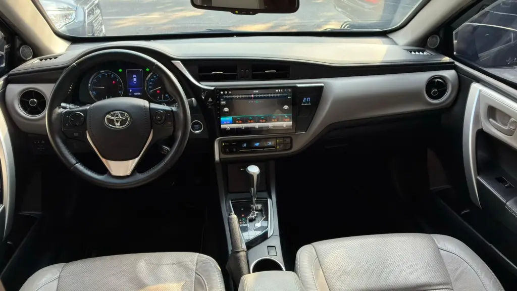 TOYOTA Corolla - Foto