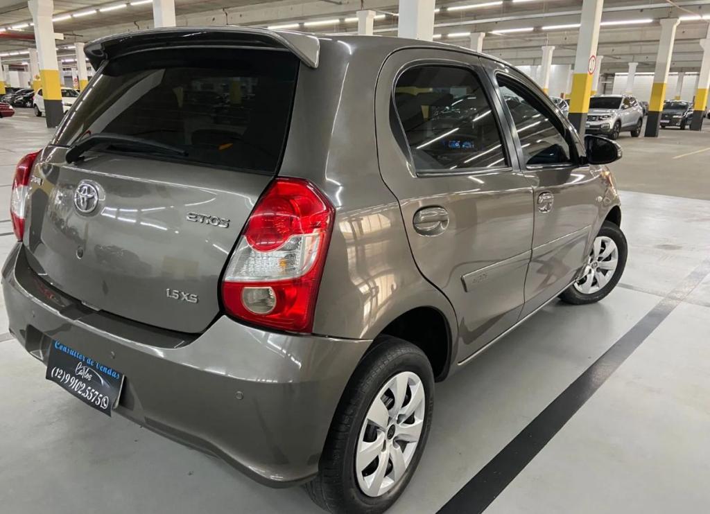 TOYOTA Etios Hatch