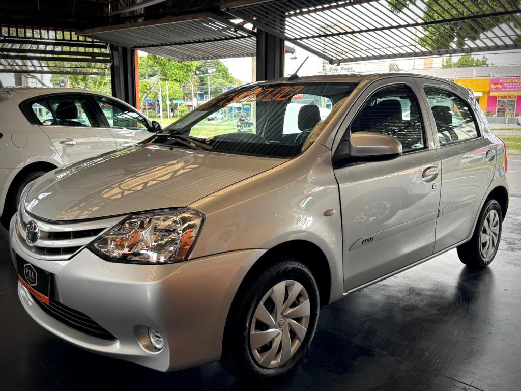 TOYOTA Etios Hatch