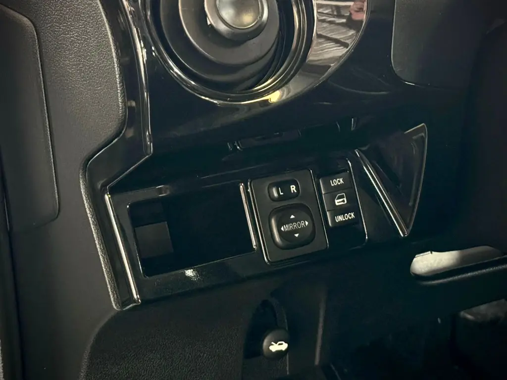 TOYOTA Etios Hatch - Foto