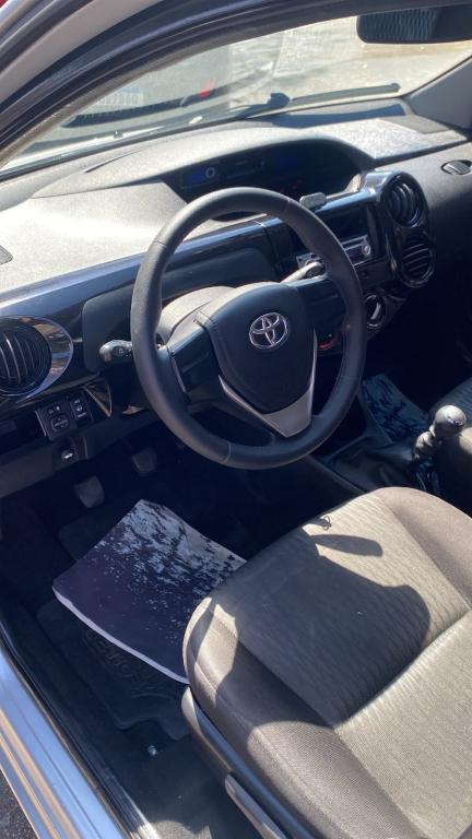 TOYOTA Etios Hatch - Foto