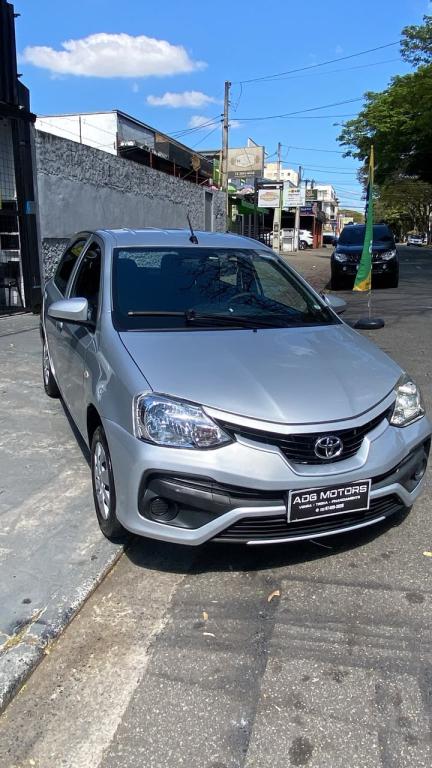 TOYOTA Etios Hatch - Foto