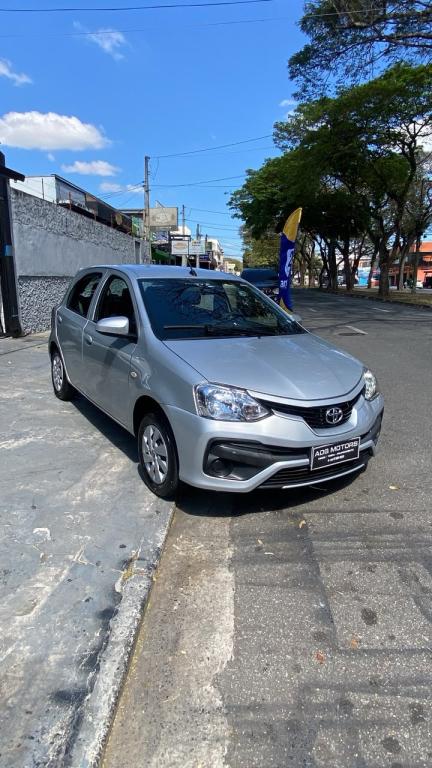 TOYOTA Etios Hatch - Foto