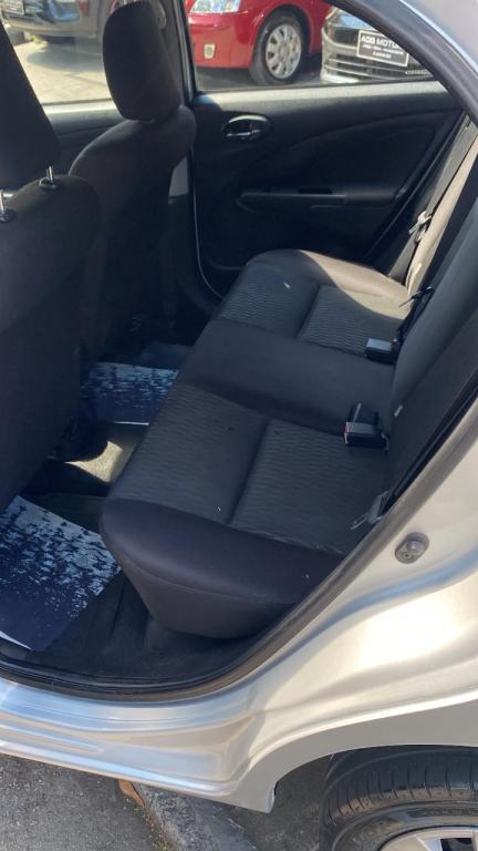 TOYOTA Etios Hatch - Foto