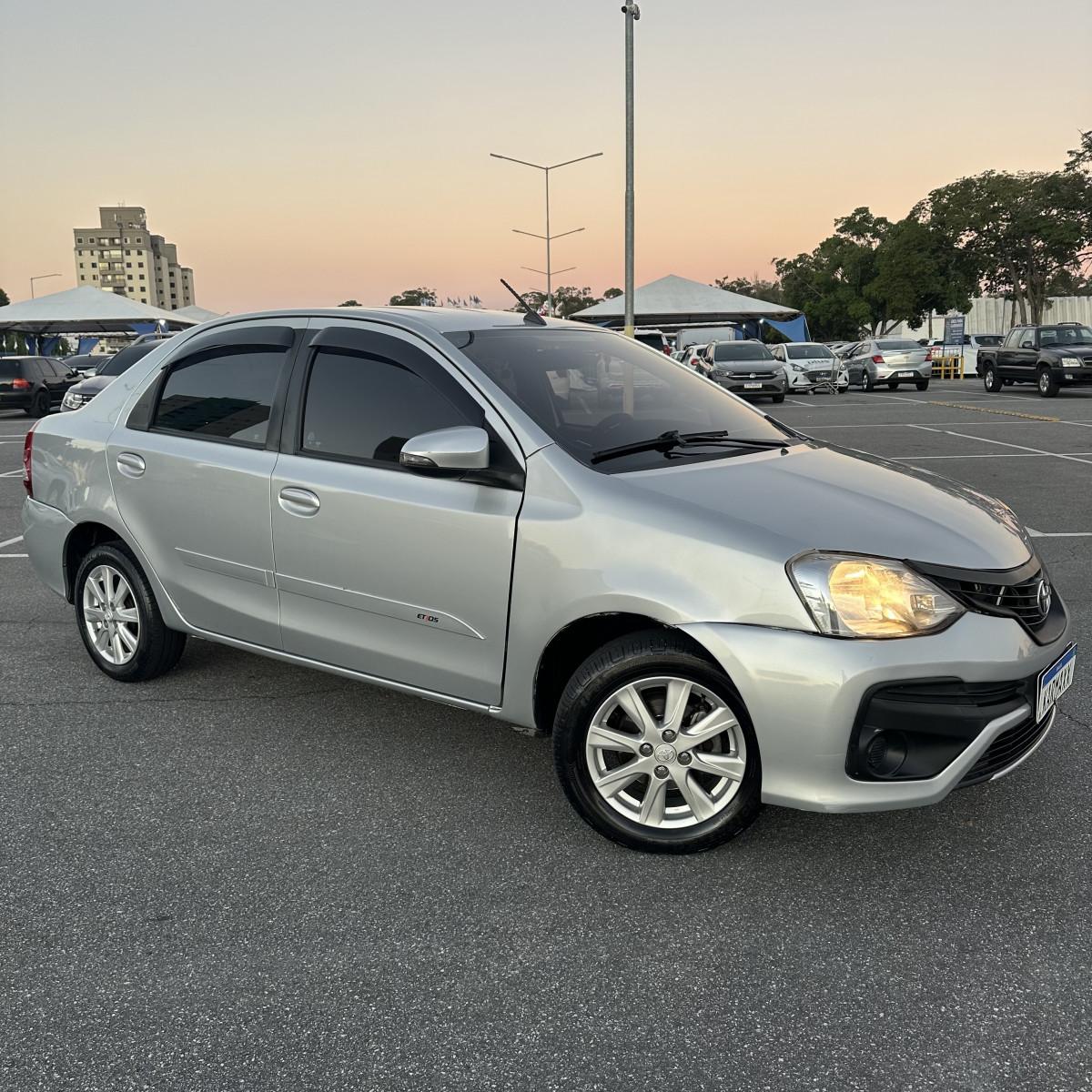 TOYOTA Etios Sedan - Foto