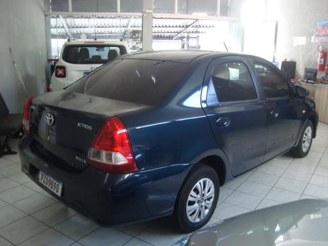 TOYOTA Etios Sedan - Foto