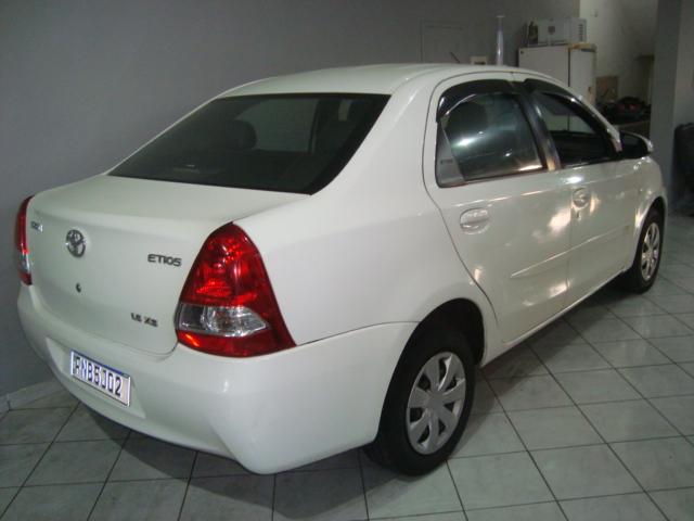 TOYOTA Etios Sedan - Foto