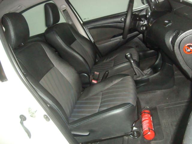 TOYOTA Etios Sedan - Foto