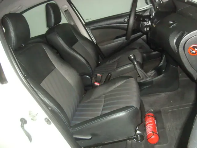 TOYOTA Etios Sedan - Foto