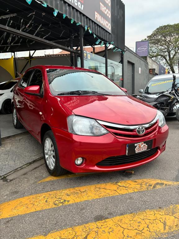 TOYOTA Etios Sedan - Foto