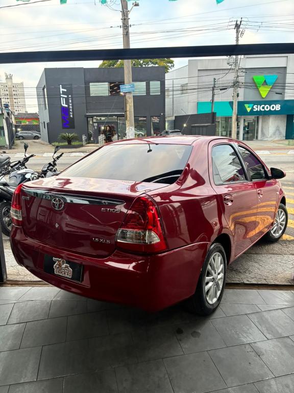 TOYOTA Etios Sedan - Foto