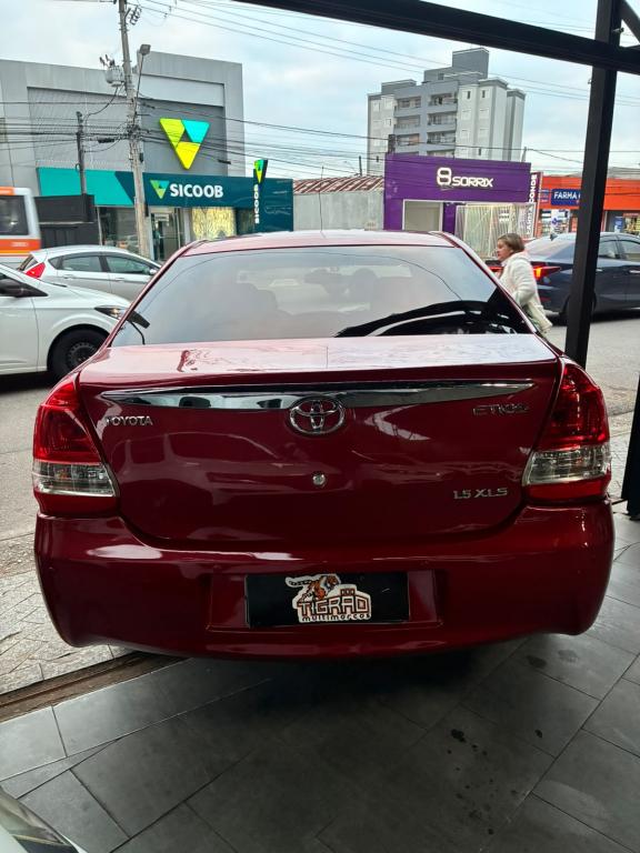 TOYOTA Etios Sedan - Foto