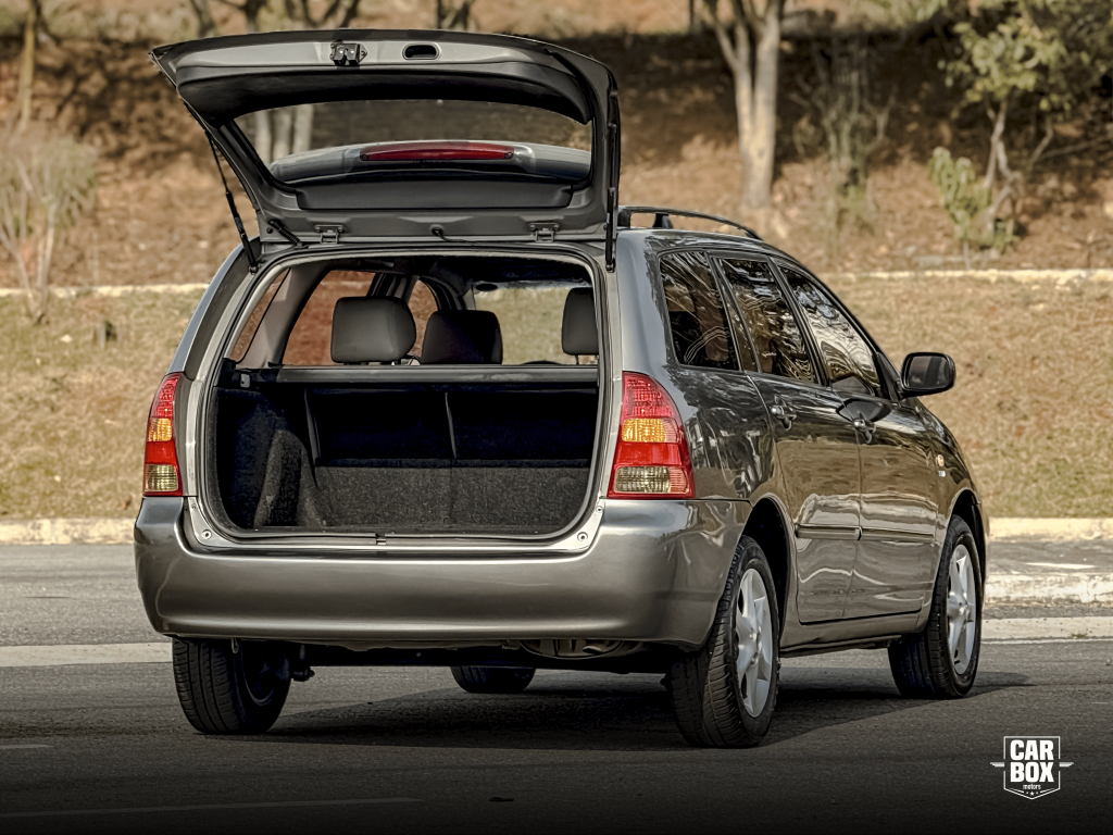 TOYOTA Fielder - Miniatura
