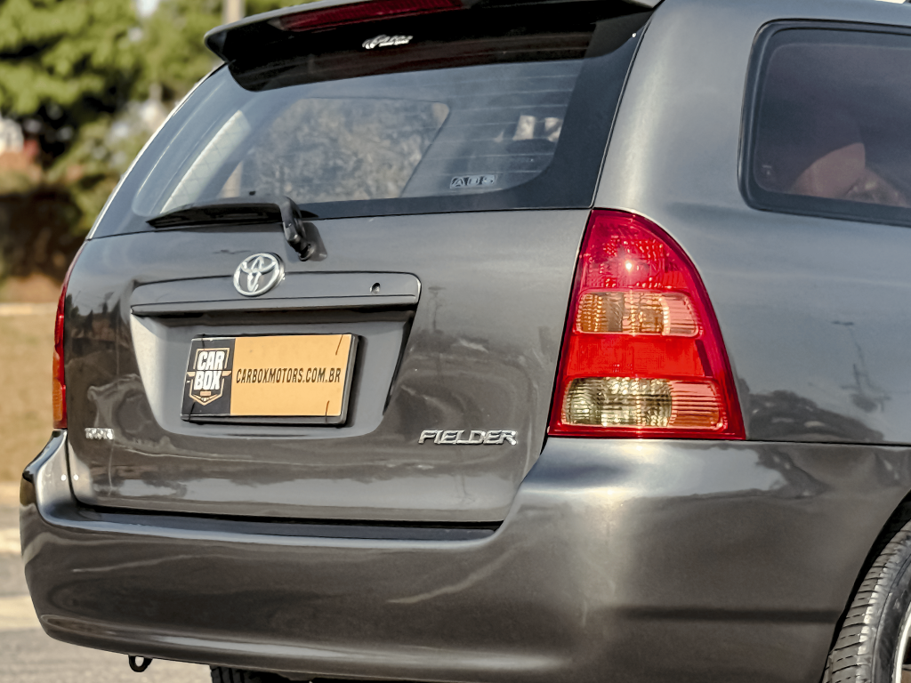 TOYOTA Fielder - Miniatura
