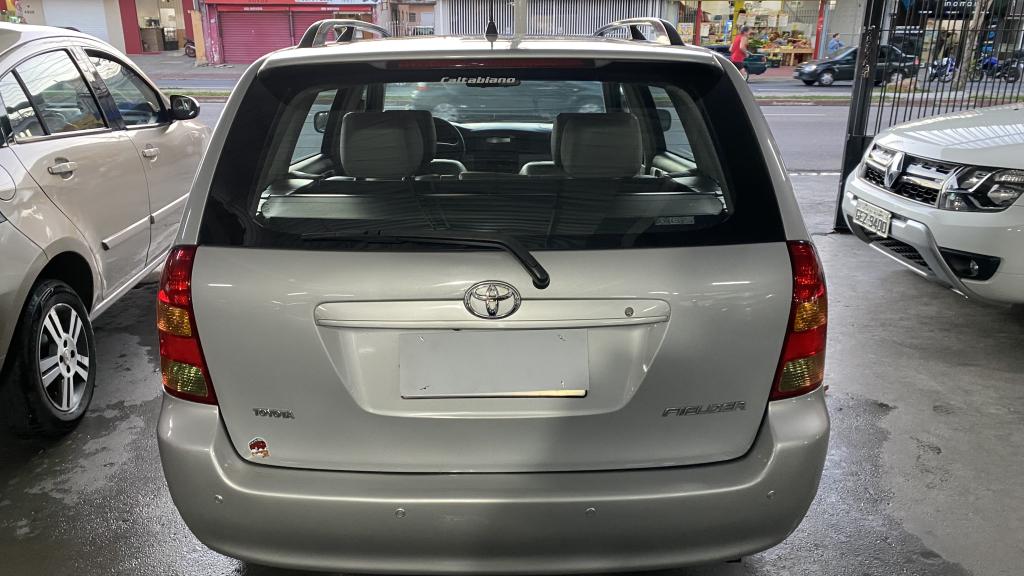 TOYOTA Fielder - Foto