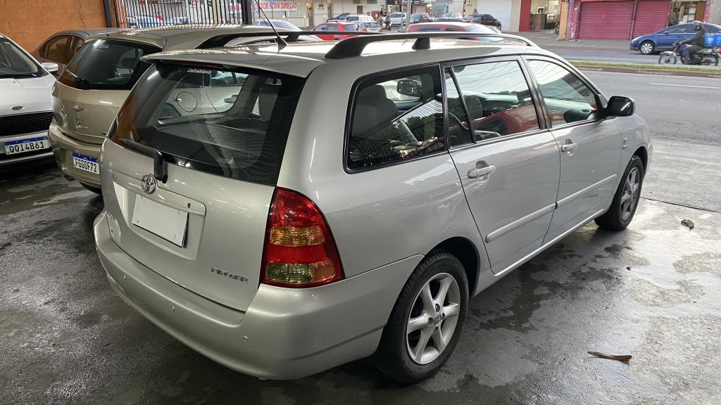 TOYOTA Fielder - Foto