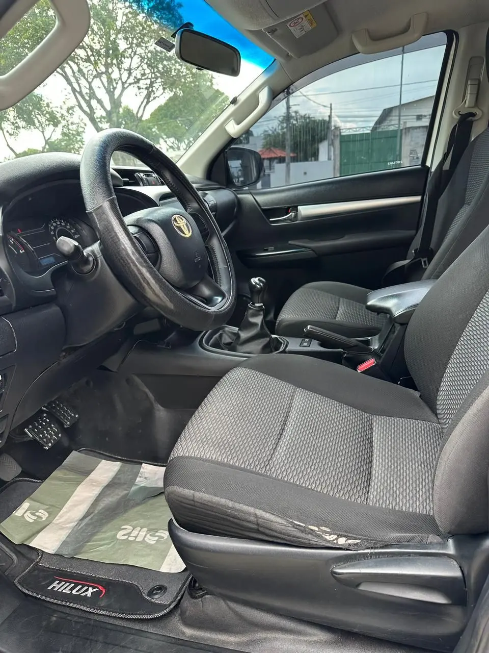 TOYOTA Hilux - Foto
