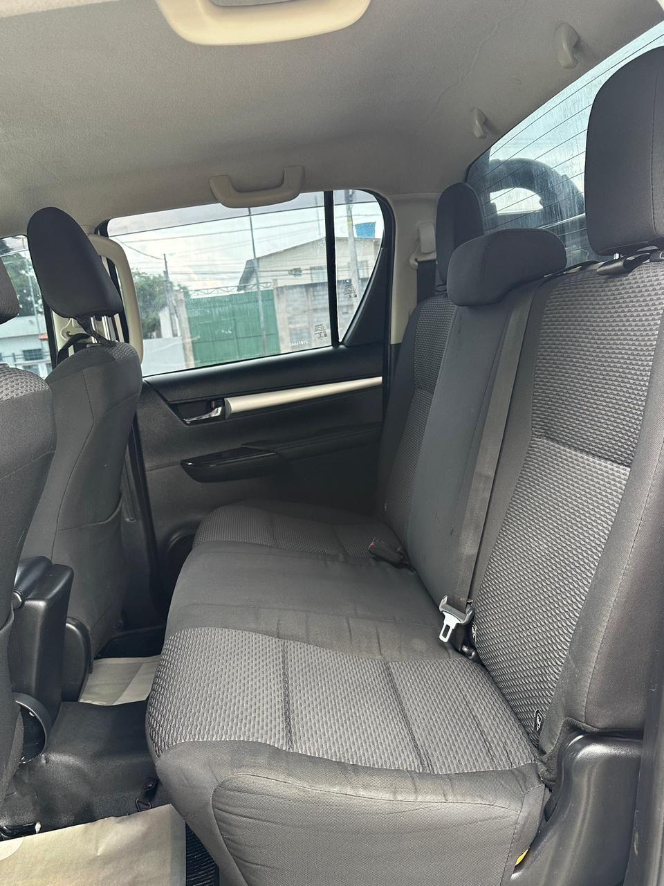 TOYOTA Hilux - Foto