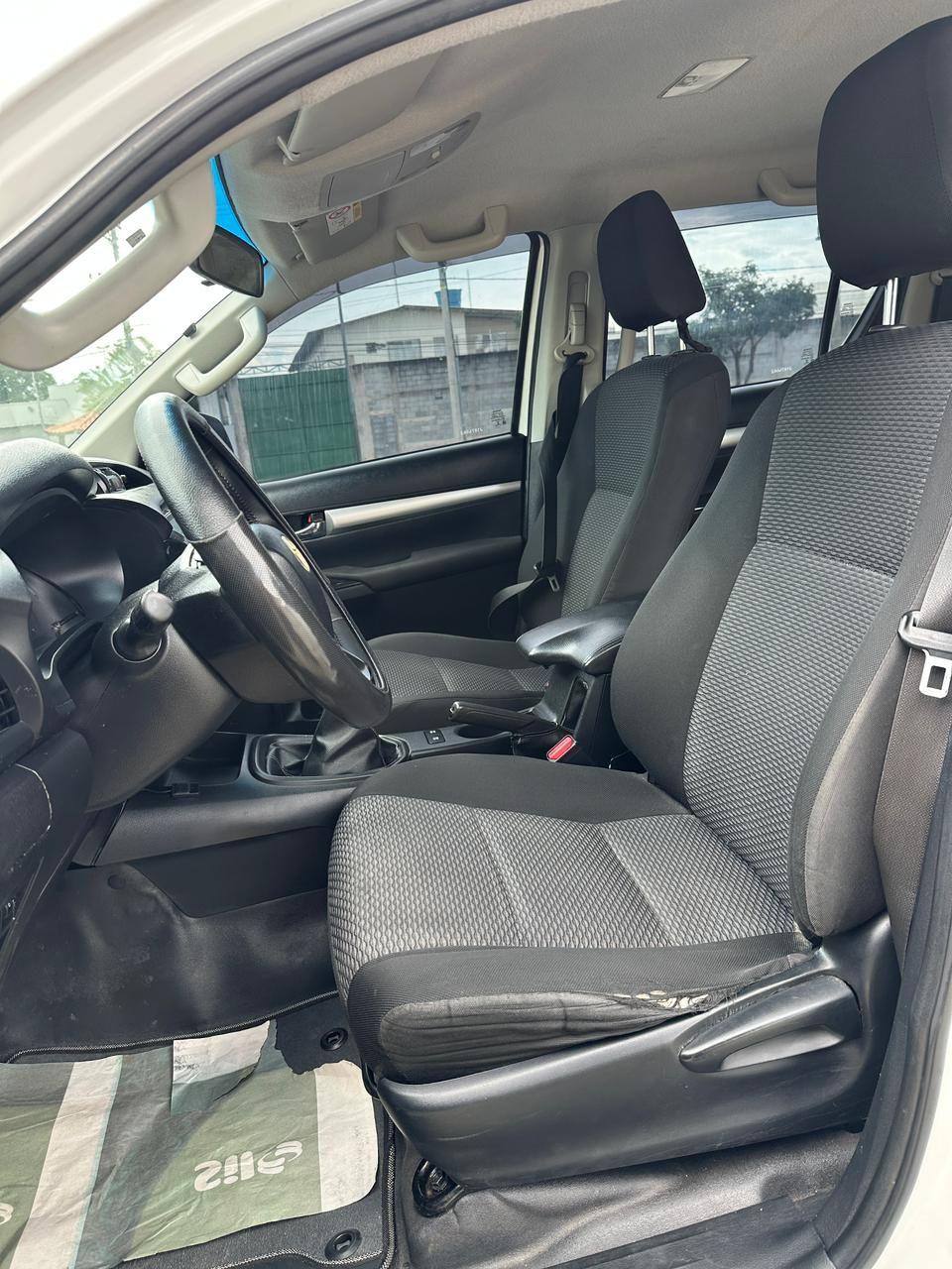 TOYOTA Hilux - Foto