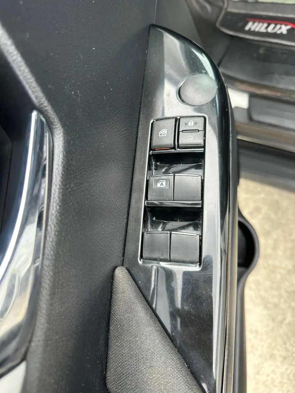 TOYOTA Hilux - Foto