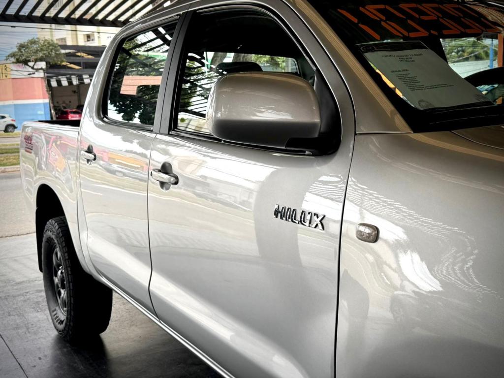 TOYOTA Hilux Caminhonete - Foto