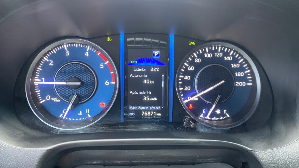 TOYOTA Hilux SW4 - Foto