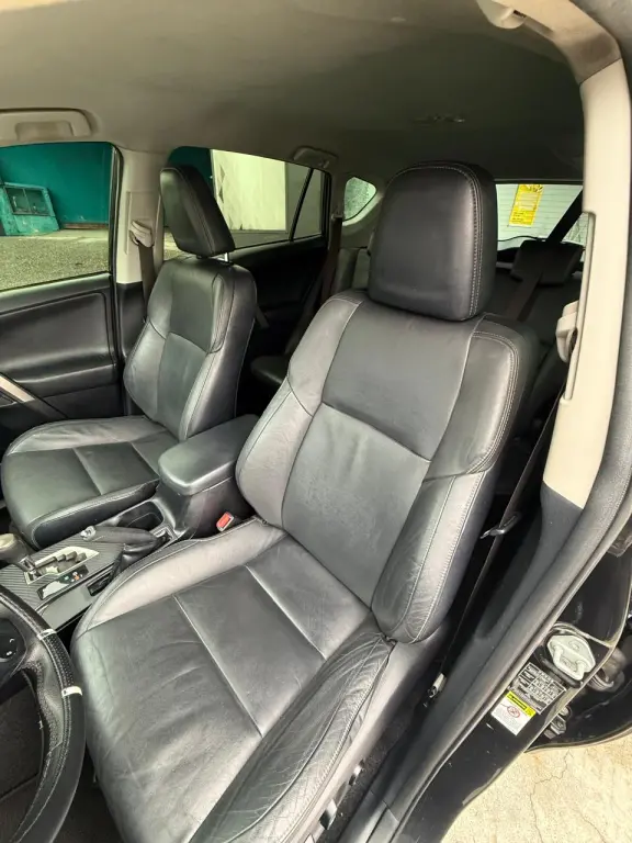 TOYOTA RAV 4 - Foto