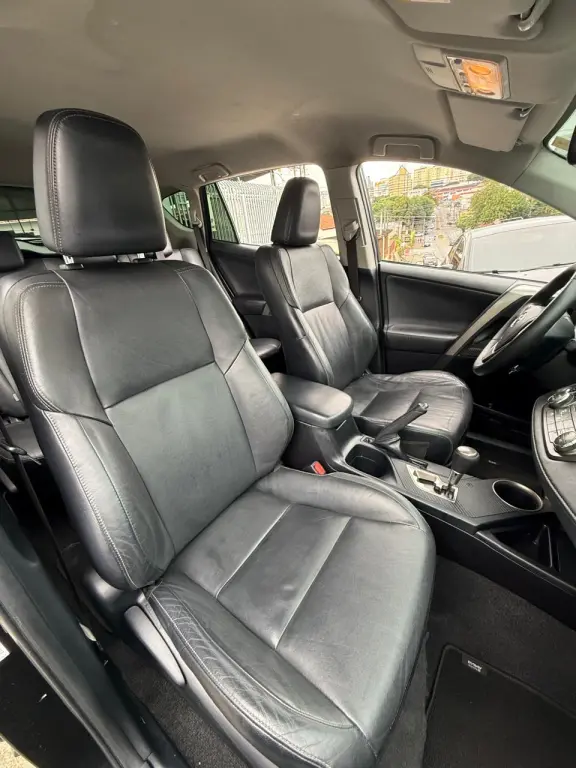 TOYOTA RAV 4 - Foto