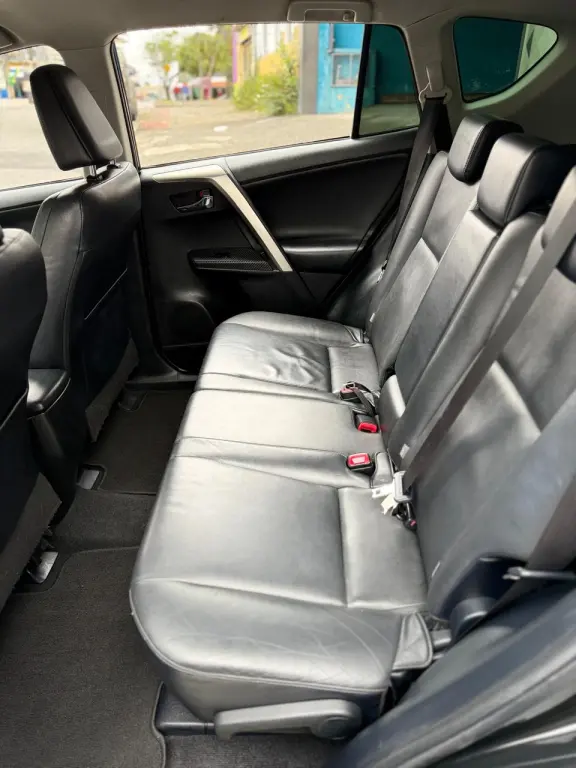 TOYOTA RAV 4 - Foto