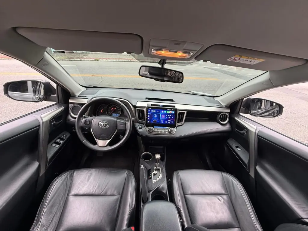 TOYOTA RAV 4 - Foto