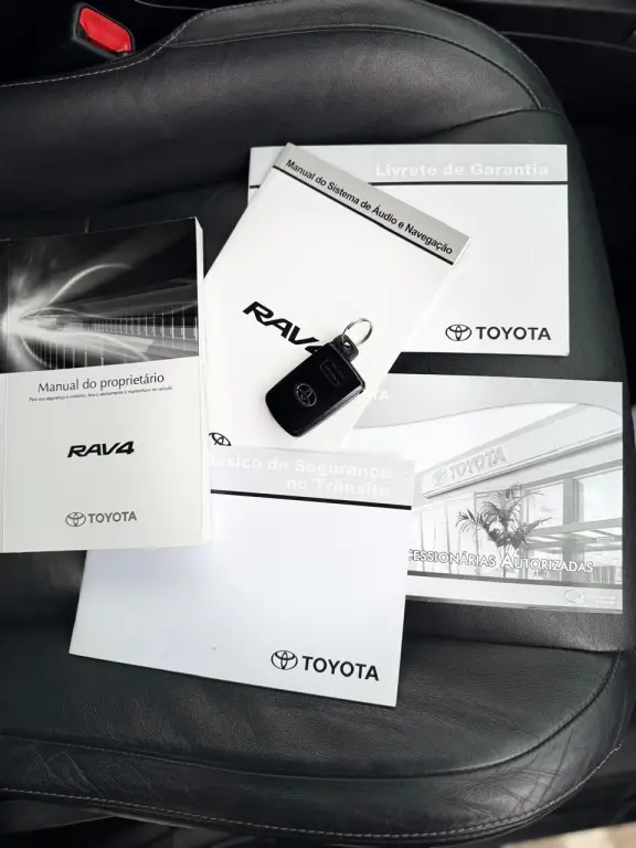 TOYOTA RAV 4 - Foto