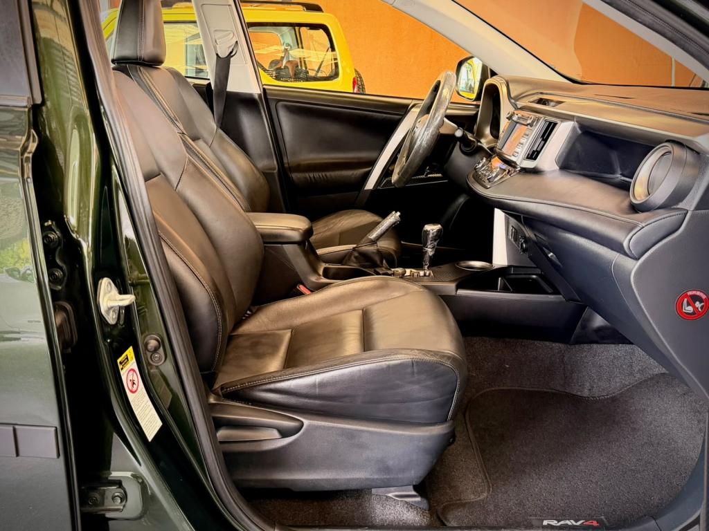 TOYOTA RAV 4 - Foto