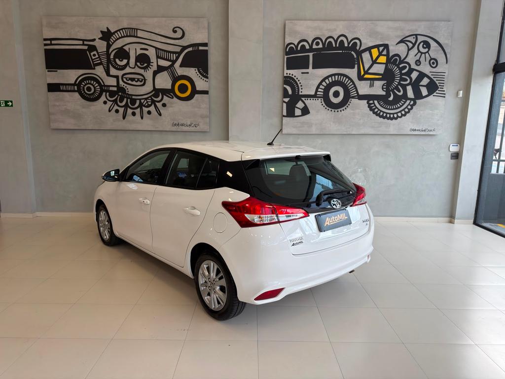 TOYOTA Yaris Hatch - Foto